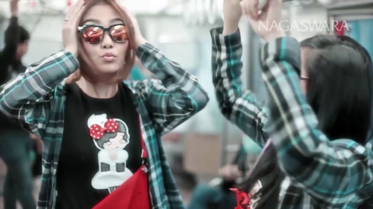 Duo Anggrek - Cikini Gondangdia [Official Music Video]