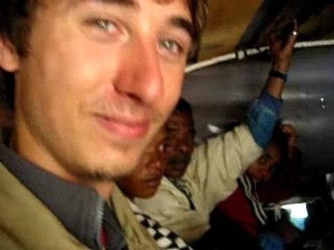 Le fameux taxi-brousse malgache...(suite)