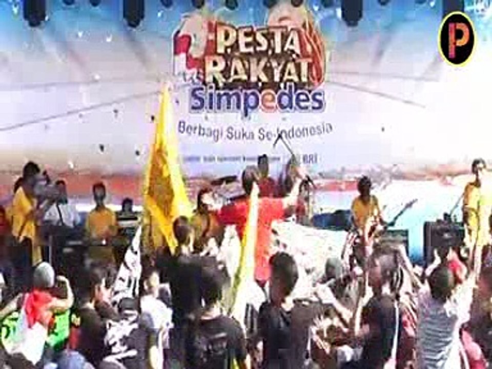 NELLA KHARISMA - KELANGAN LIVE STADION TRENGGALEK