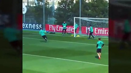 Tremendo 'espuelazo' mágico de Cristiano Ronaldo y latigazo de Asensio