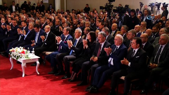 Başbakan Yıldırım: 'Biz tarihi bir mücadele veriyoruz, Türkiye ekonomisi sürdürülebilir büyümeye devam edecek'