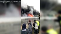 Vidéo amateur d'un incendie à l'aéroport londonien de Stansted