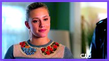 RIVERDALE: Chapter Thirty: 'The Noose Tightens' 2X17 'Serpents come to the rescue' - K.J. Apa, Lili Reinhart, Camila Mendes