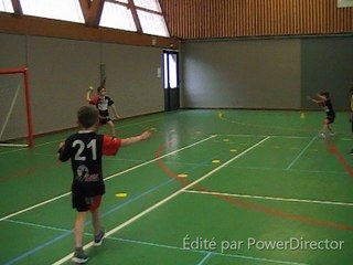 Plateau école de hand samedi 24 mars 2018 : but de Jules G