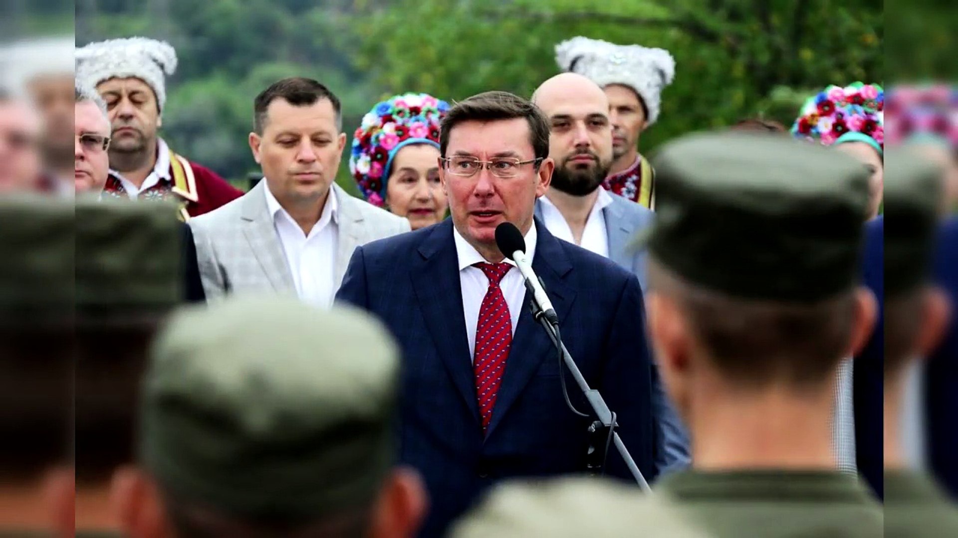 ⁣Луценка зняли з літака і анулювали візу до США. У ГПУ дали пояснення