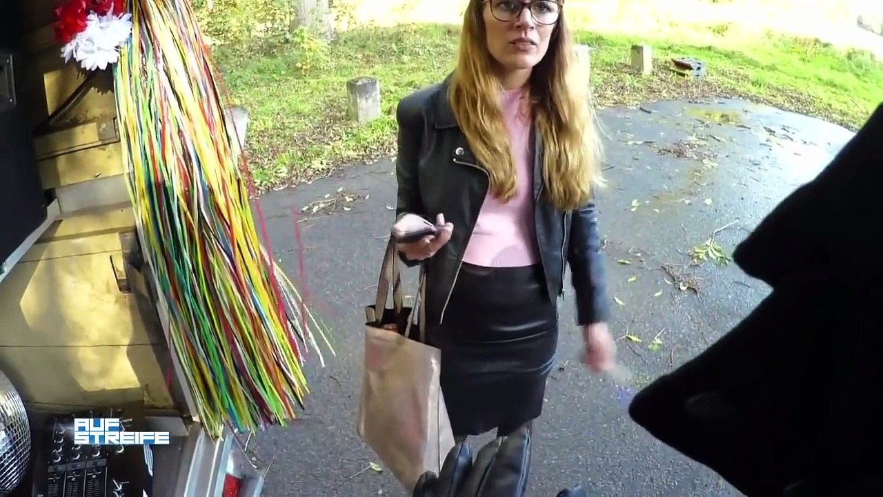 DJane nach Toilettengang ausgeraubt: Paul Richter ermittelt! | Auf Streife | SAT.1 TV