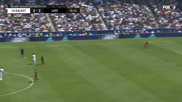 Zlatan Ibrahimovic signe ses débuts en MLS d'une magnifique reprise de volée