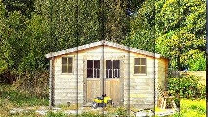 LANDELEAU  maison  de caractère T 4 mitoyenne  d'un coté, un sous sol complet sur terrain clos de