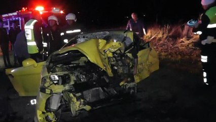 Hurdaya dönen araç bir aileye mezar oldu... 3 ölü, 2 yaralı