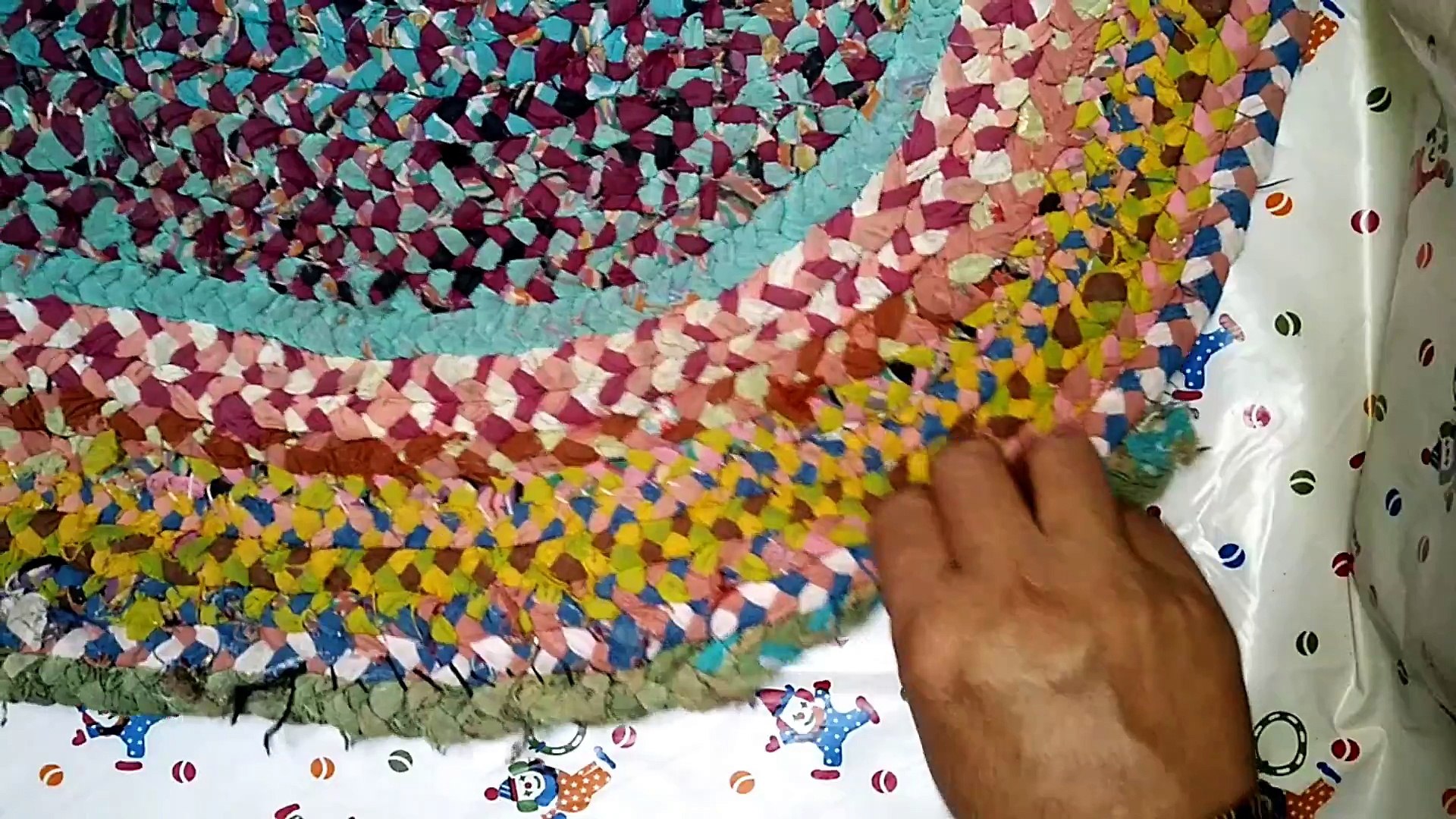 Make door mat using old clothes - video Dailymotion