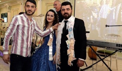 Ceza makbuzlarını gelin ve damada taktılar