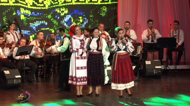 Antonela Butiu Ferche & Orc. Rapsodia Bihoreana,dir. Liviu Butiu - Fă măicută ce-i putea