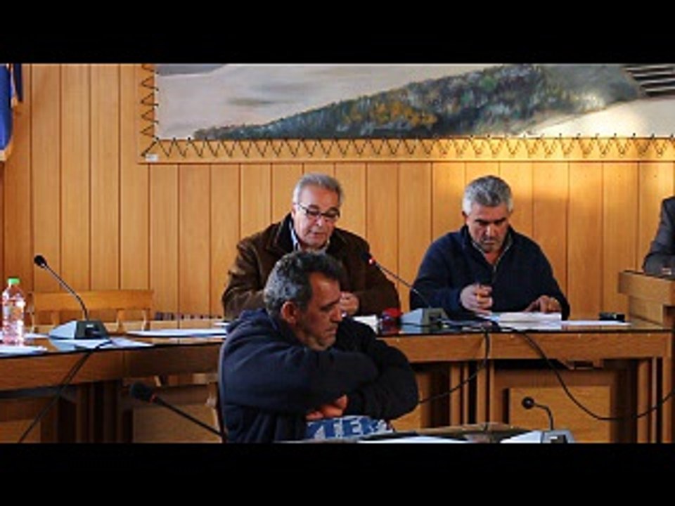 Καθαρό το νερό στο Ακραίφνιο. Ανταλλαγή "πυρών" στο δημοτικό συμβούλιο