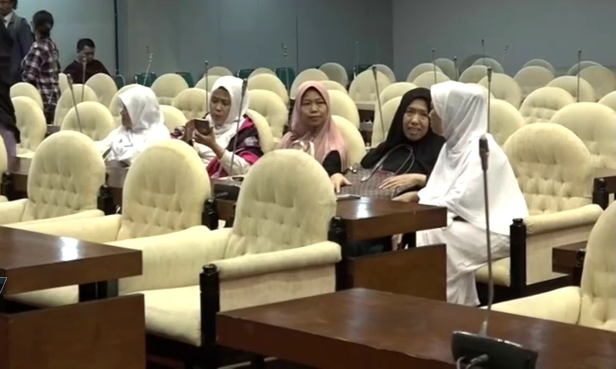 Bertemu Fraksi PDIP, Korban First Travel Minta Bentuk TGPF