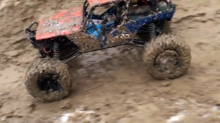 RC Trucks OFF Road MUD Diggers | Hummer vs Axial Wraith