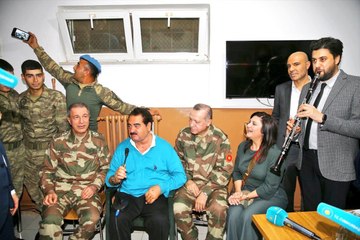 Org. Akar'ın Yanında Selfie Çeken Asker, Hatay Ziyaretine Damga Vurdu