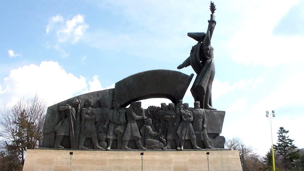 Independence statue
