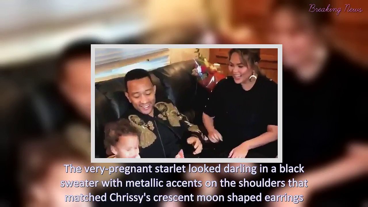 Breaking News Today - Chrissy Teigen live-tweets hubby John Legend in Jesus Christ Superstar