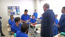 Cumhurbaşkanı Erdoğan, Akif İnan Anadolu İmam Hatip Lisesi'ni ziyaret etti - İSTANBUL