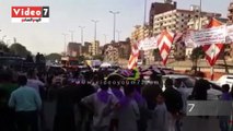 توافد المواطنين بأسيوط على ميدان عمر مكرم للاحتفال بفوز الرئيس السيسى