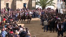 Tradicionales carreras de caballos en el Día de la Luz