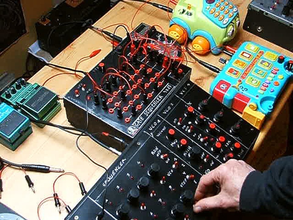 TOYS 'N' SEQUENCER 01
