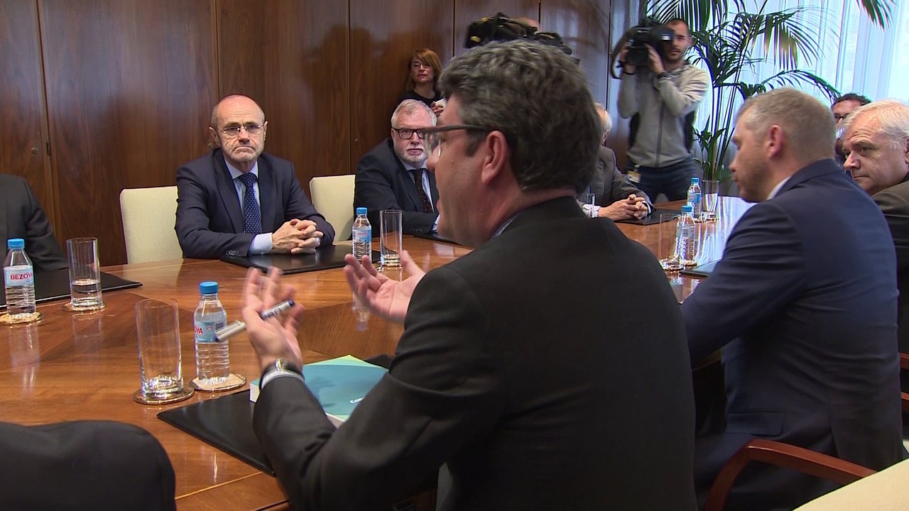 AEA ve "casi inasumible" la subida del gasóleo