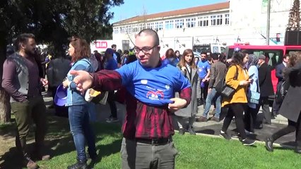 İnsan Zinciriyle Otizme Dikkati Çektiler