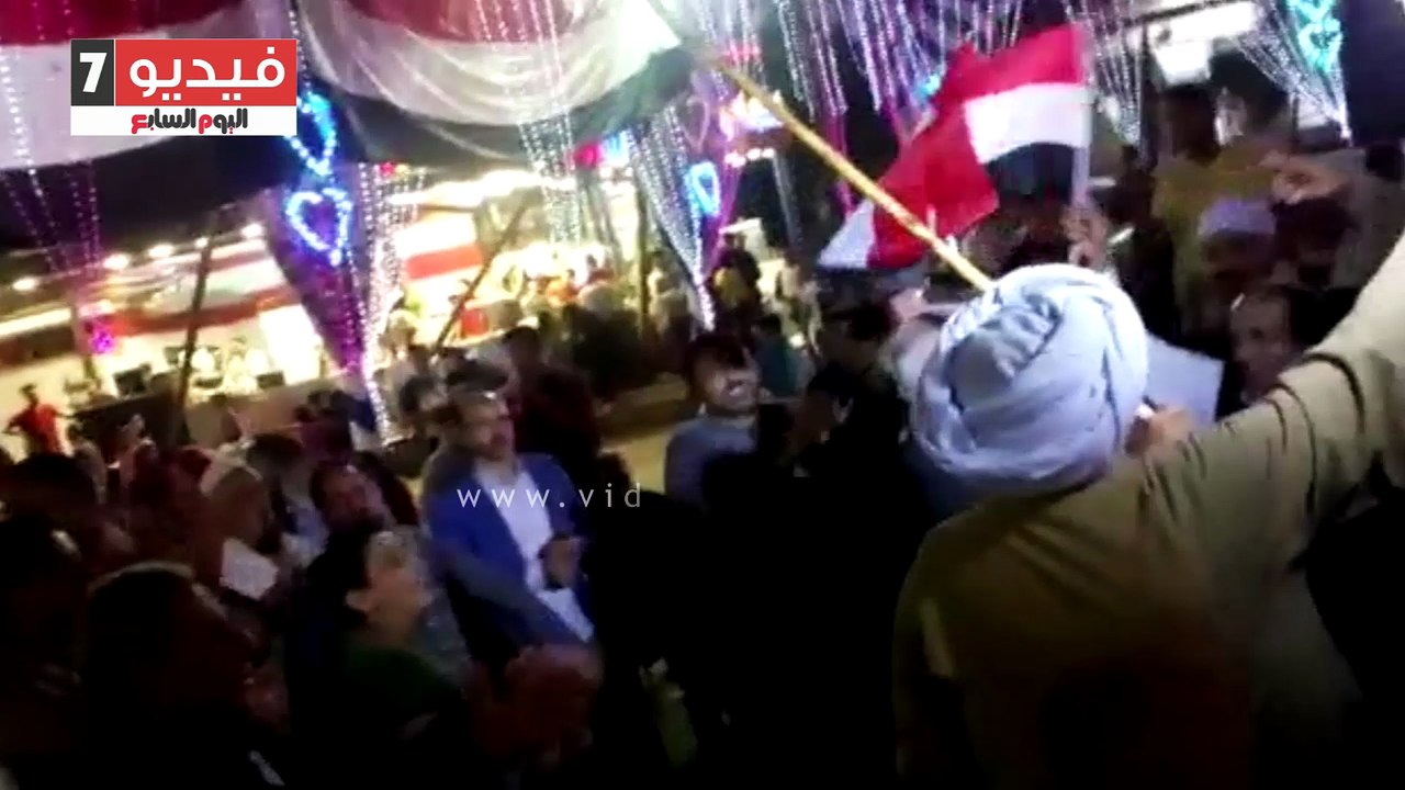 أهالى  شبرا الخيمة يحتفلون بفوز السيسى بالطبل و المزمار