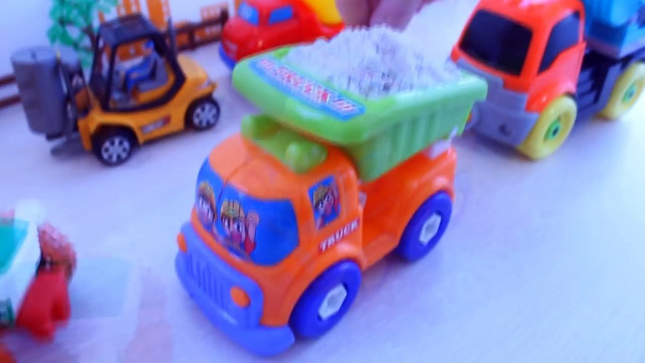 Мультфильм для детей. Пожар в контейнере мусоровоза. Мультики про машинки.