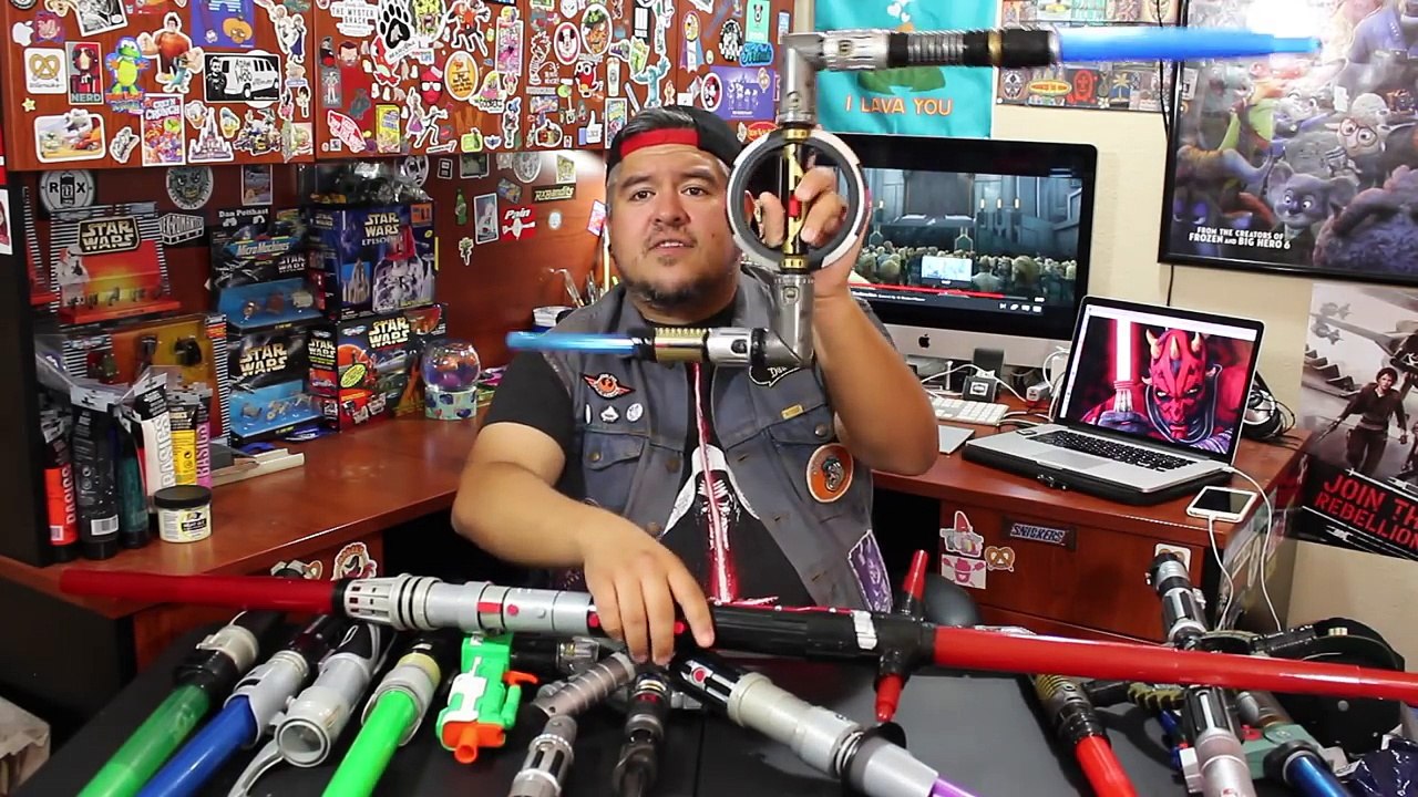 Star Wars | Build your own Darth Maul Lightsaber toy at Disneyland Force Friday 2