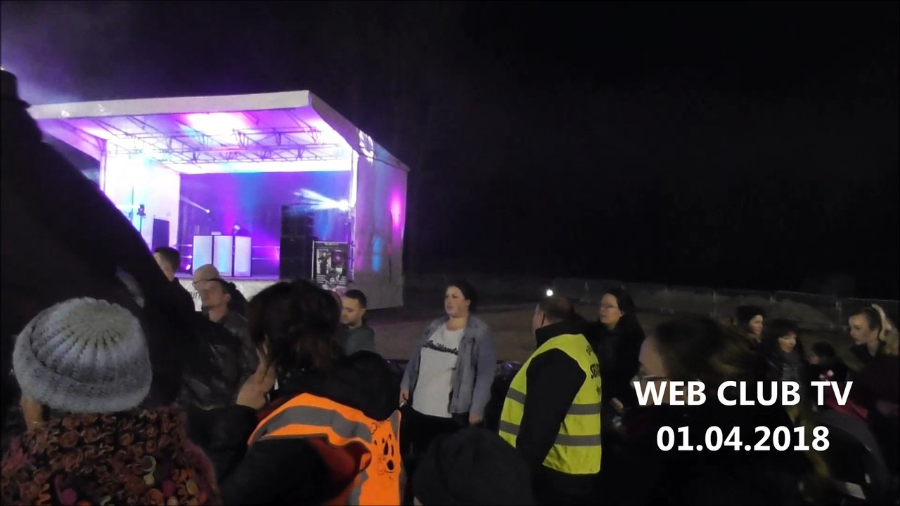 Parade de nuit  Fuegus Tribal (cracheur de feu) Allume le feu  rendent hommage à Johnny Hallyday  au théâtre de verdure à Denain