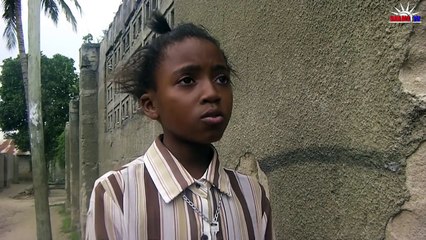 CHEKI JAMAA ALVYOTAPELIWA KIZEMBE SIKUKUU YA WAJINGA