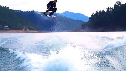 Beau.. Musclé... et bon en Wakeboard !! Mesdames c'est pour vous !