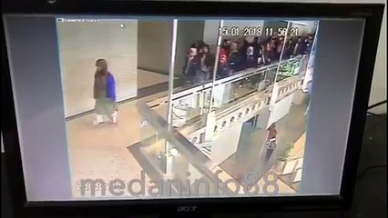 Effondrement impressionnant d'un étage de la bourse de Jakarta !