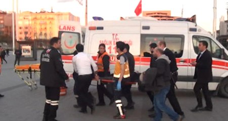 Taksim'de Yaşlı Adamın Ayağı Metroya Sıkıştı