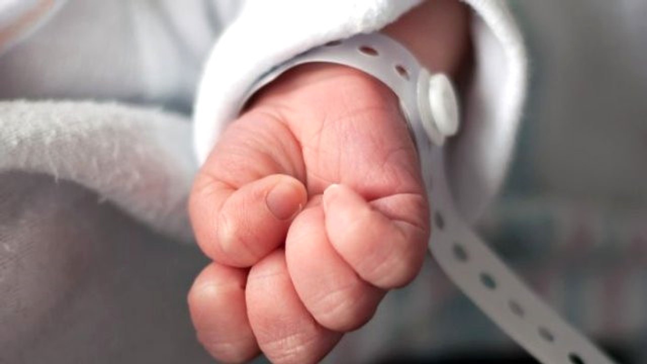 'Öldü' Diye Morga Kaldırılan Bebek Gasilhaneye Götürülürken Canlanmış