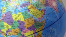 Pourquoi fait-il jour à Abidjan alors qu'il fait nuit à Séoul ?