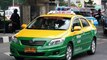 Turis Cina buang air di dalam taksi - TomoNews