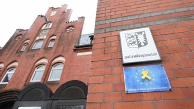 German prosecutor requests ousted Catalan leader be extradited to Spain