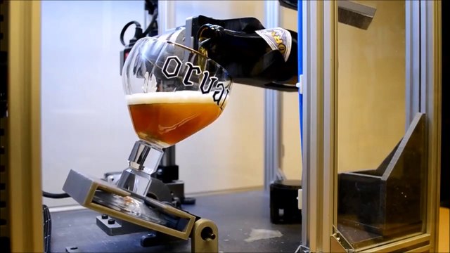 Des étudiants Belges créent un robot pour servir la bière à la perfection