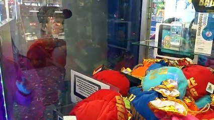 MORE PRIZE BAG CLAW MACHINE WINS
