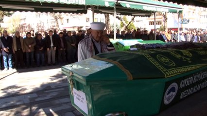 - Karbonmonoksit gazından zehirlenen üniversite öğrencisi son yolculuğuna uğurlandı