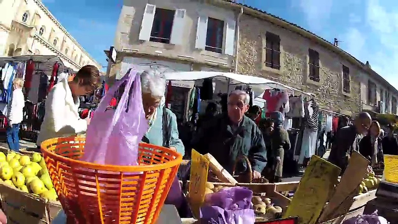 JOUR DE MARCHE : Jour de marché à Miramas
