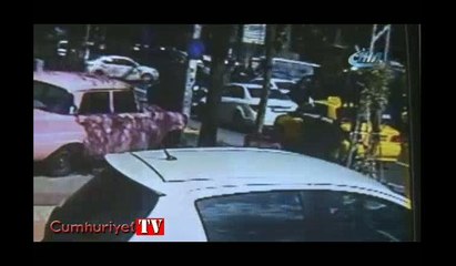 Başkent’te sokak ortasında polise bıçak çektiler