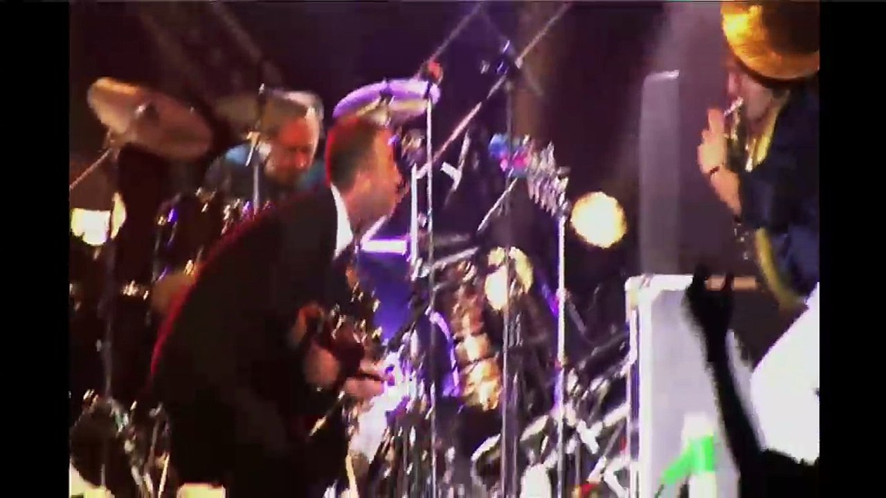 LA REVUE : La revue : Marc Peron/Président du festival de Martigues/Présentation de l'édition 2012