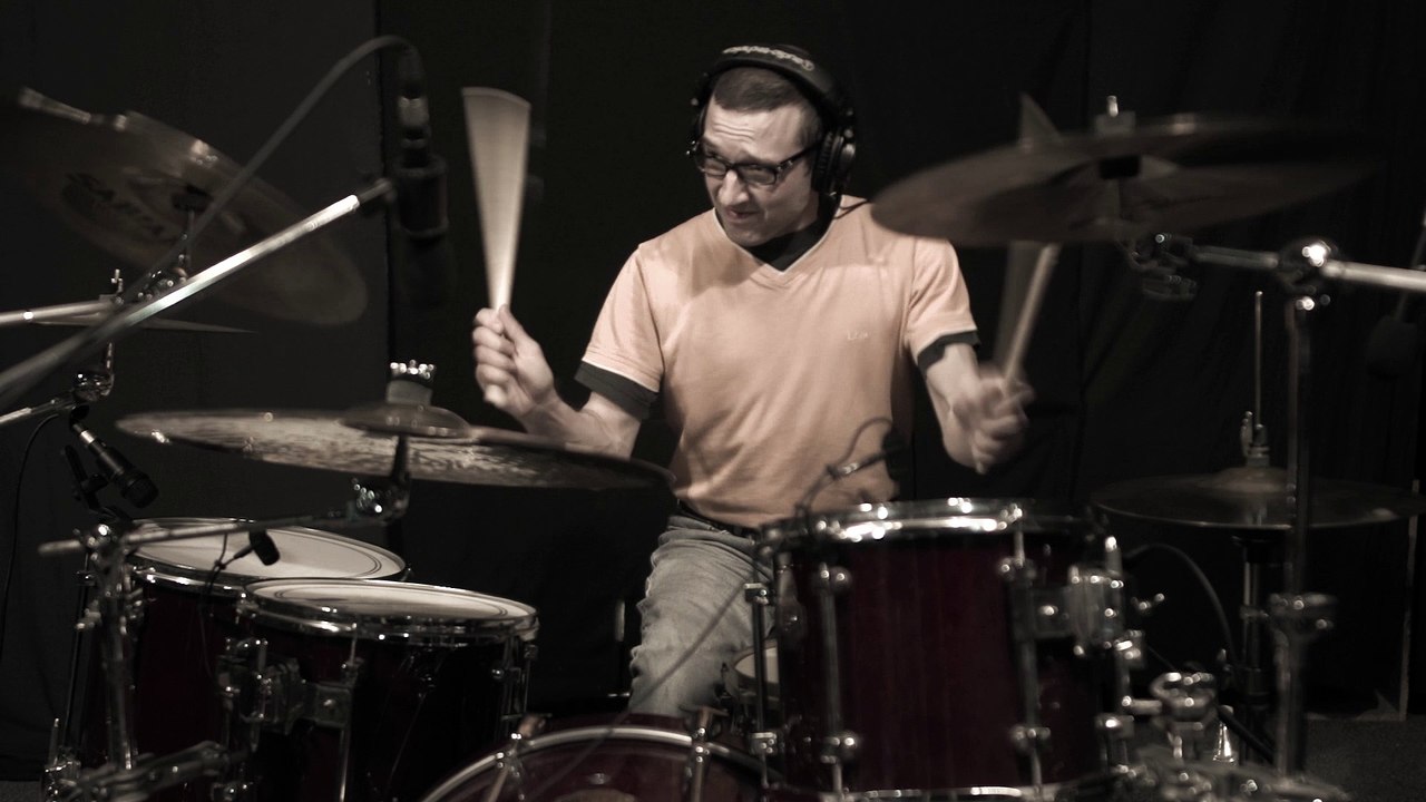 You Don't Fool Me - Queen Cover - Tribute by Afro Blondes