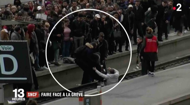 Une femme tombe sur les voies à la Gare de Lyon - ZAPPING ACTU DU 03/04/2018