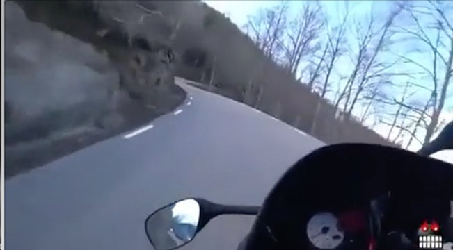 VÍDEO: un motorista va demasiado rápido y acaba pasando lo peor
