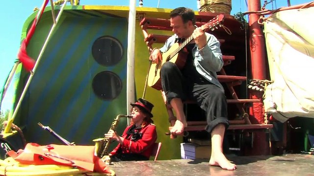 VUE D'ICI : Vue d'ici : La nef des fous 11 12 12